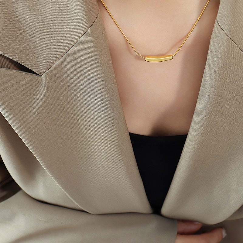 Aurea Curve Necklace