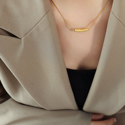 Aurea Curve Necklace