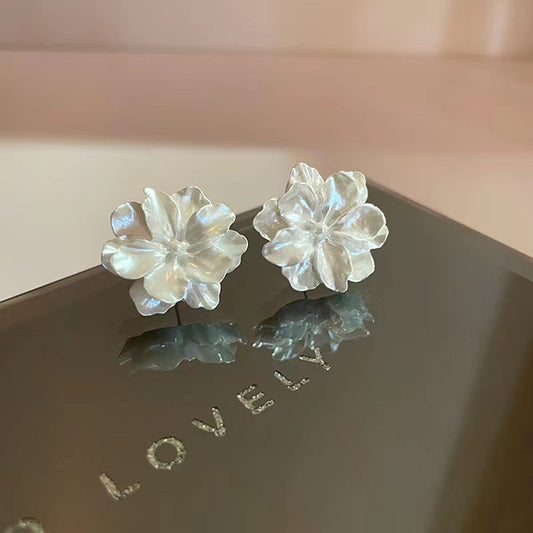 Blanc Camellia Bloom Earrings