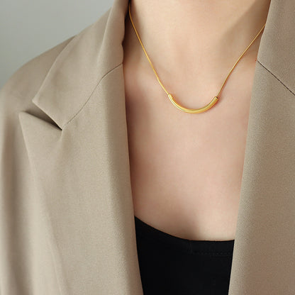 Aurea Curve Necklace