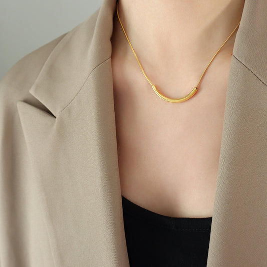 Aurea Curve Necklace